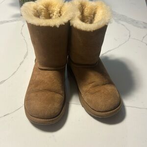 Like new Uggs kids size 3
